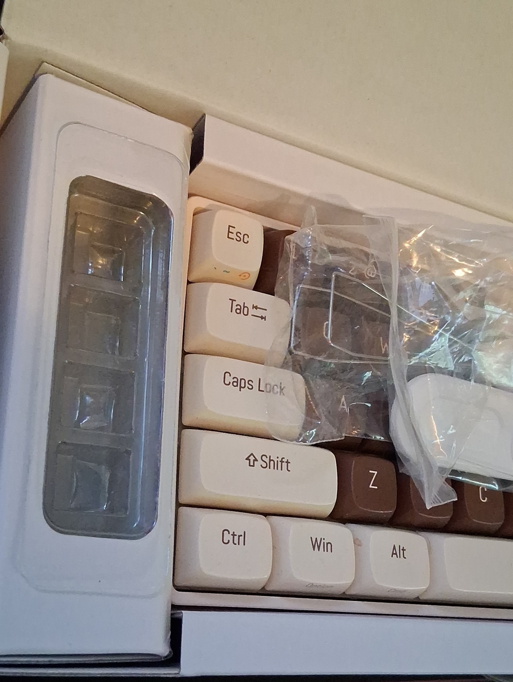 Royalaxe R Series RGB Mechanical Keyboard - Picture 3 of 6